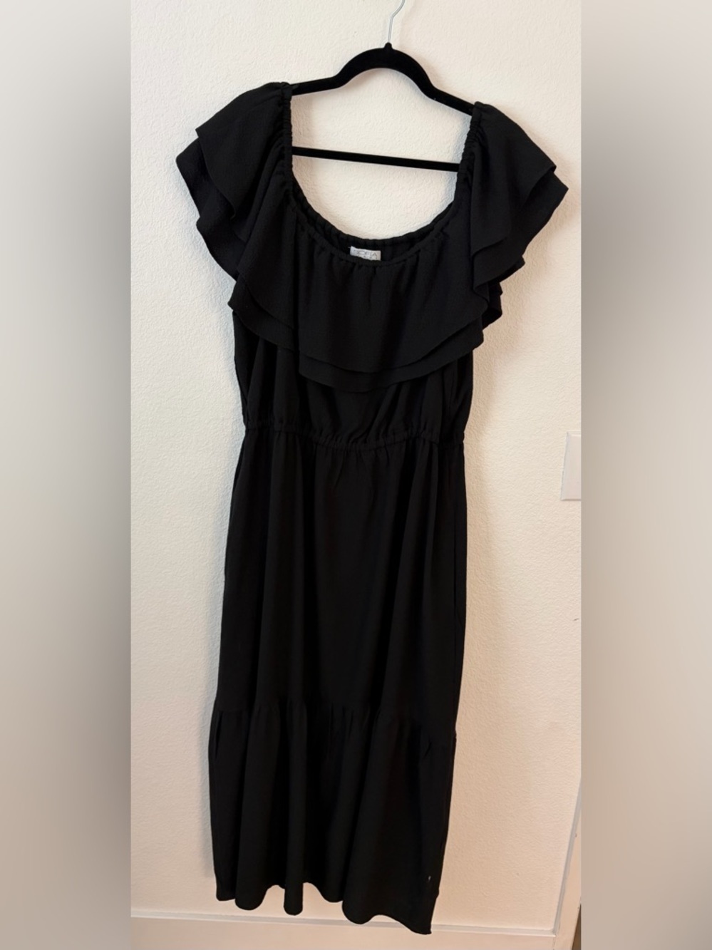 sofia by sofia vergara Black Ruffle Maxi Dress